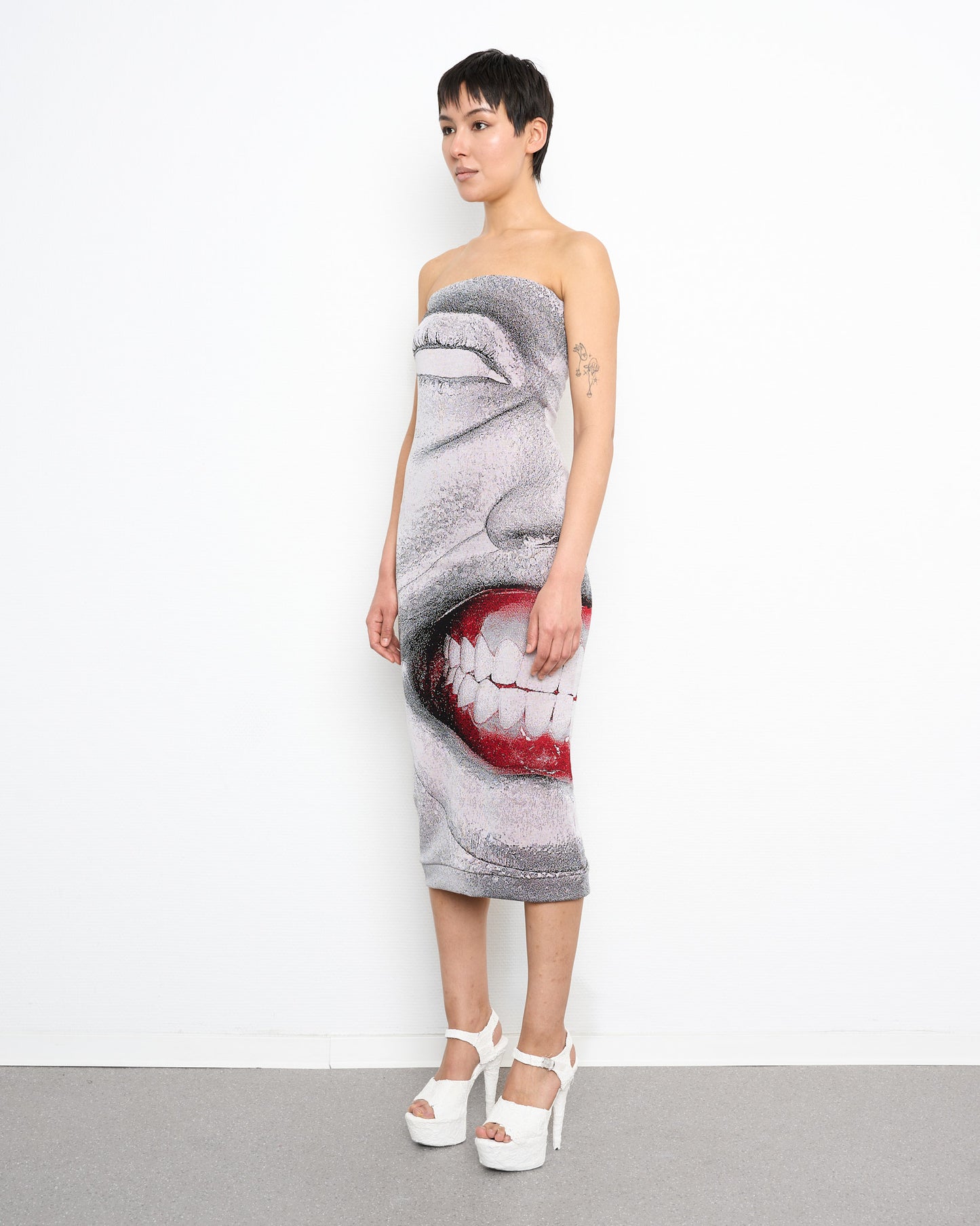 GAUGE fine knit tube dress white