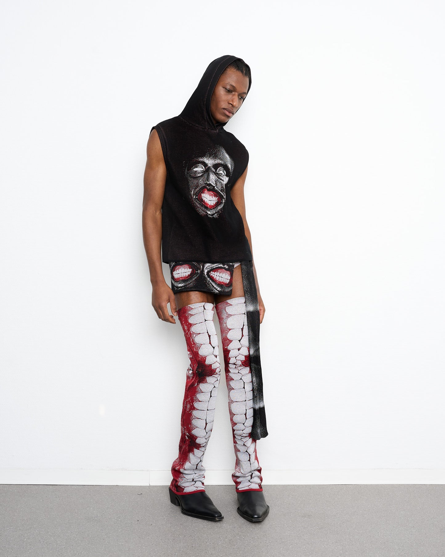GAUGE hooded fine knit vest