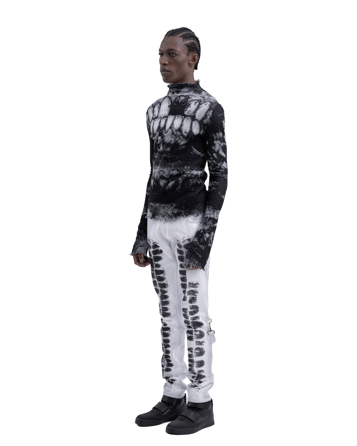 DENTES fine knit distressed turtleneck