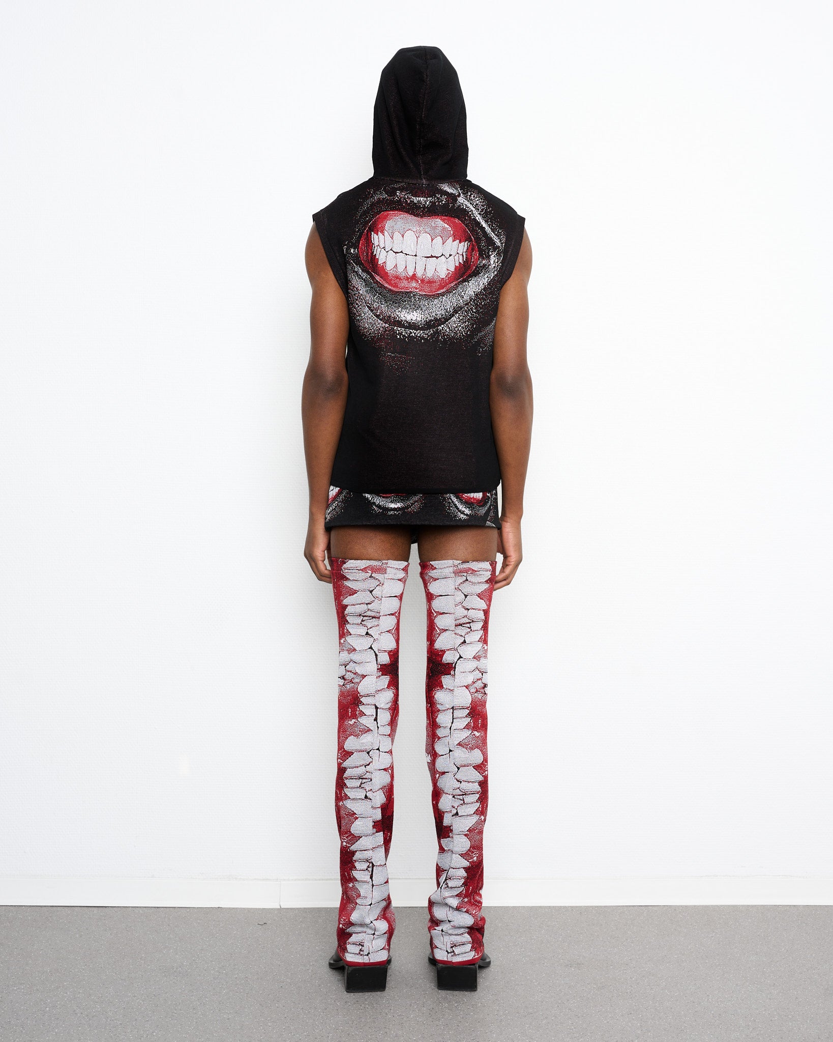 GAUGE hooded fine knit vest
