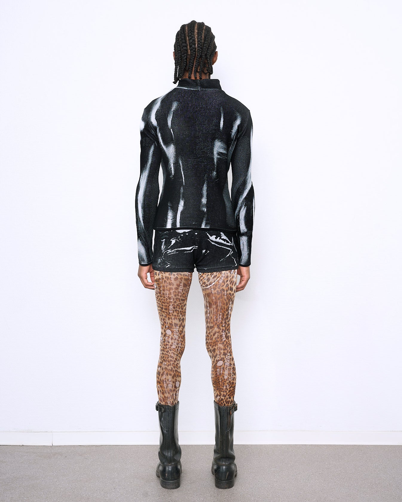 LATEX fine knit turtleneck