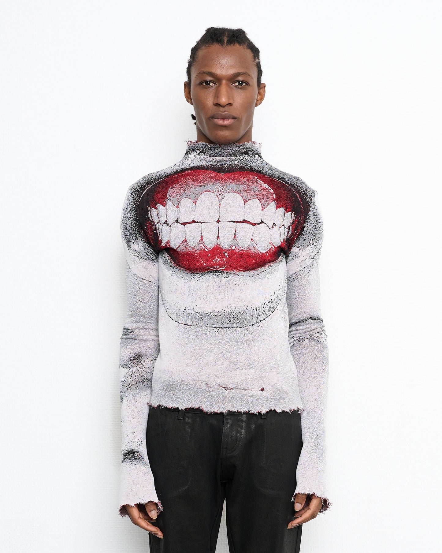 GAUGE distressed turtleneck white